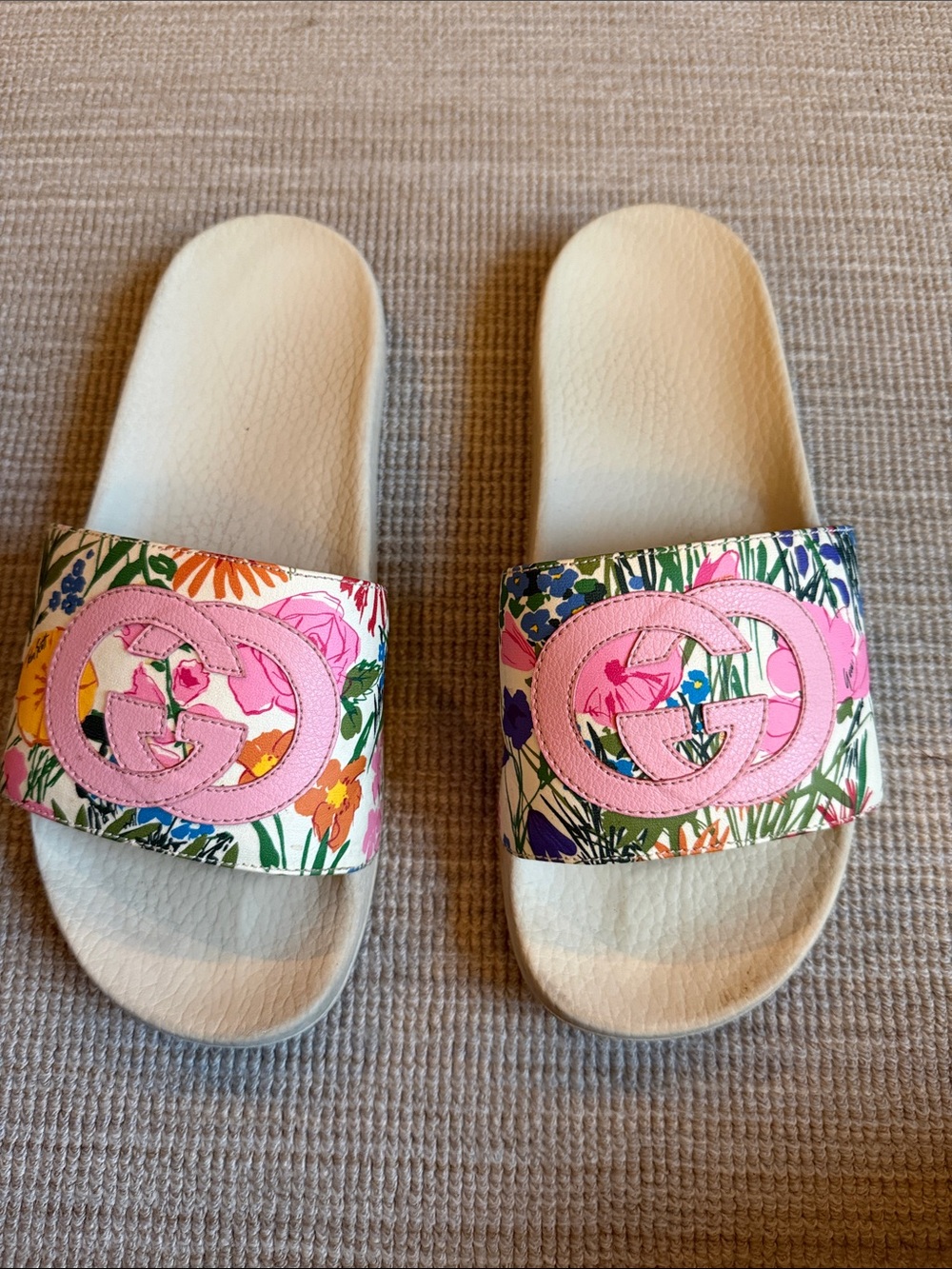 Gucci Women’s Floral Logo Slide Sandals in Pink and Cream